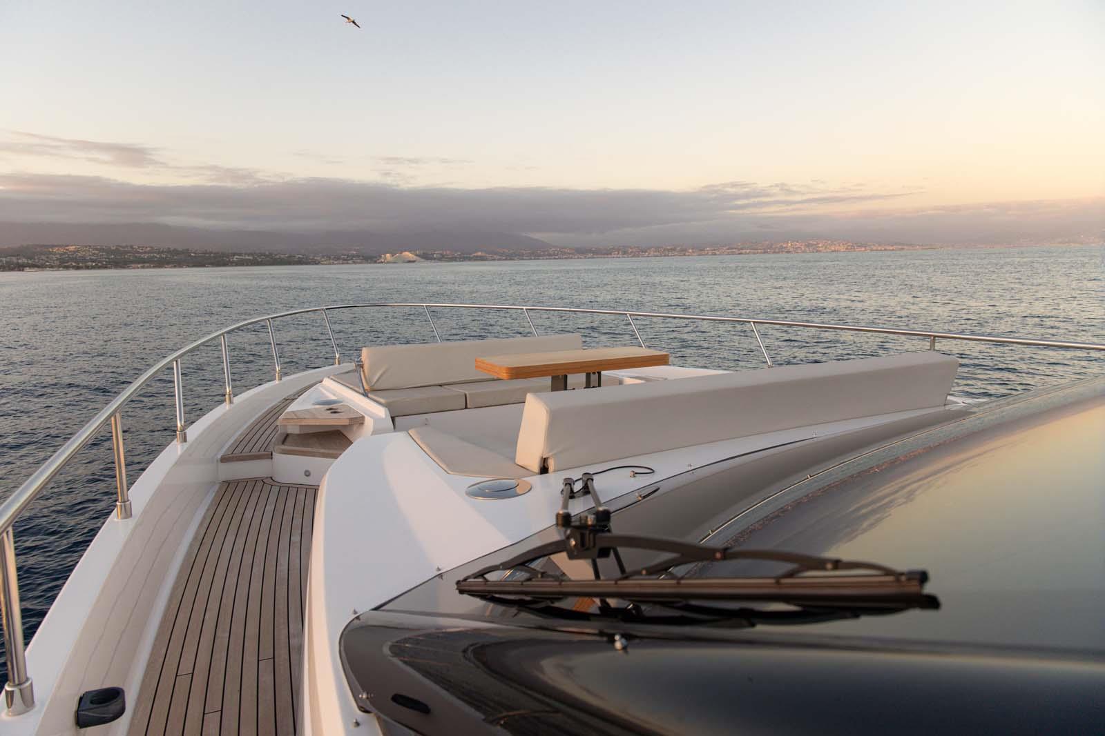 2022 FERRETTI YACHTS 720 